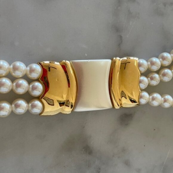 NAPIER Vintage 3 Strand Faux Pearl Enamel Accent Gold Tone Necklace - Picture 12 of 16